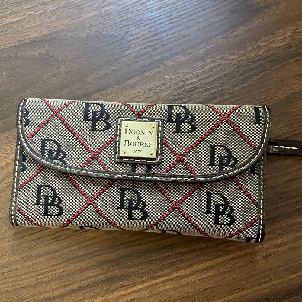 Dooney and Bourke wallet